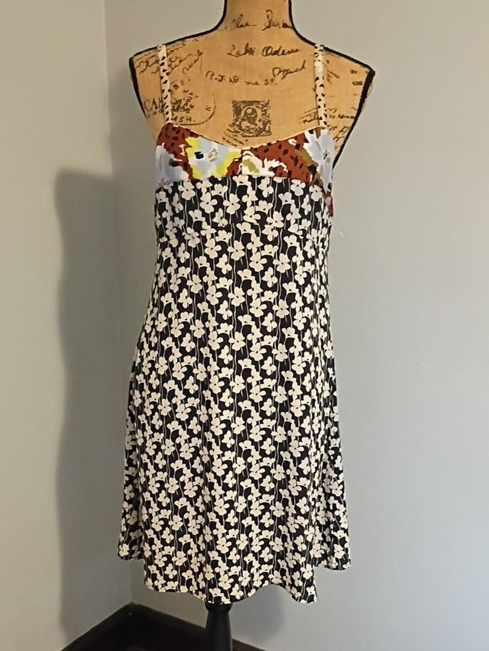 Cabi Patterned Two-Piece Dress Set in Black, White & Rust Floral - Picture 5 of 9